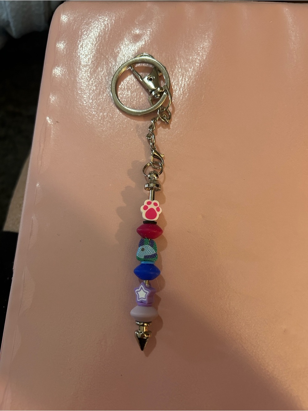 Beaded and colored keychains - Picture 4 of 9